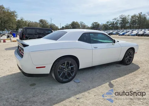 2023 Dodge Challenger Sxt z USA, uszkodzony, nr VIN 2C3CDZAG4PH565735